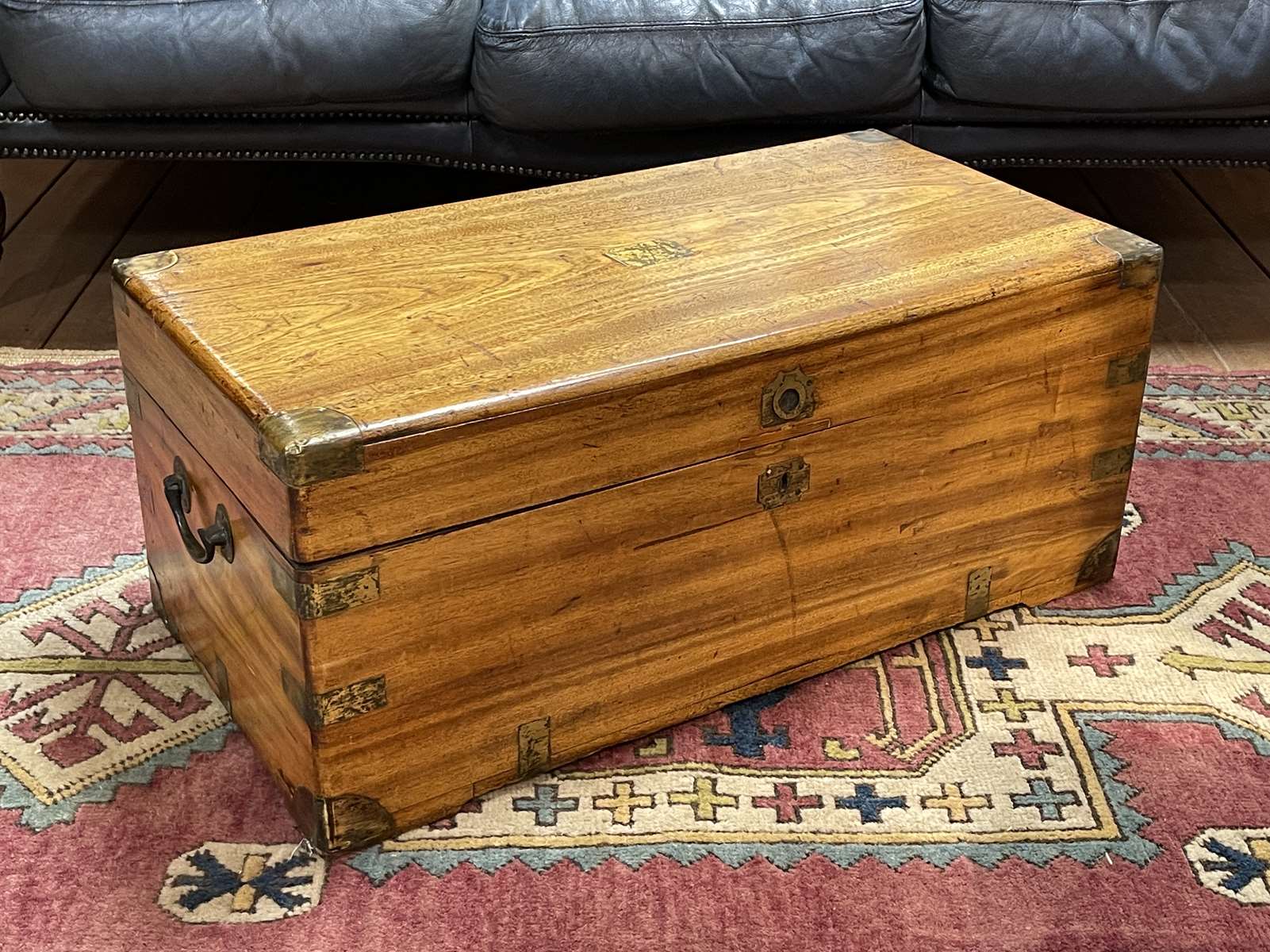 1930s English oak dressing table with beveled oval mirror