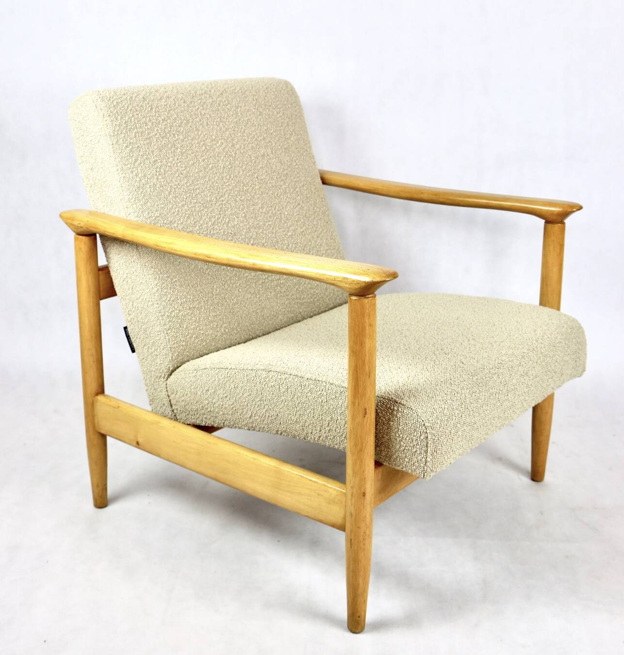 GFM-142 beige boucle armchair from the 1970s