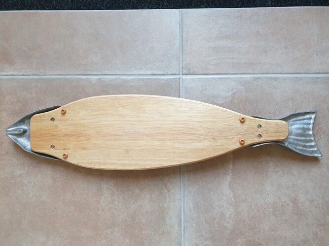 Wood, metal cutting board