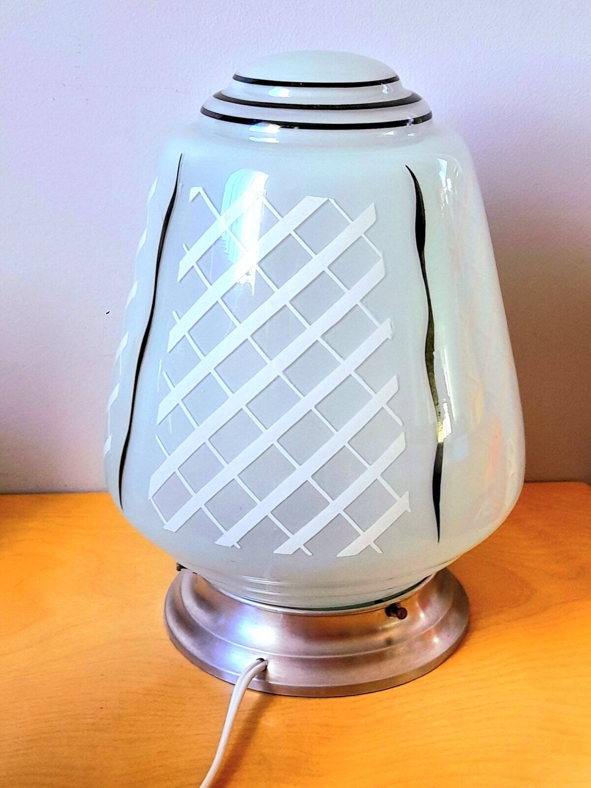 Green geometric Art Deco screen-printed opaline lamp