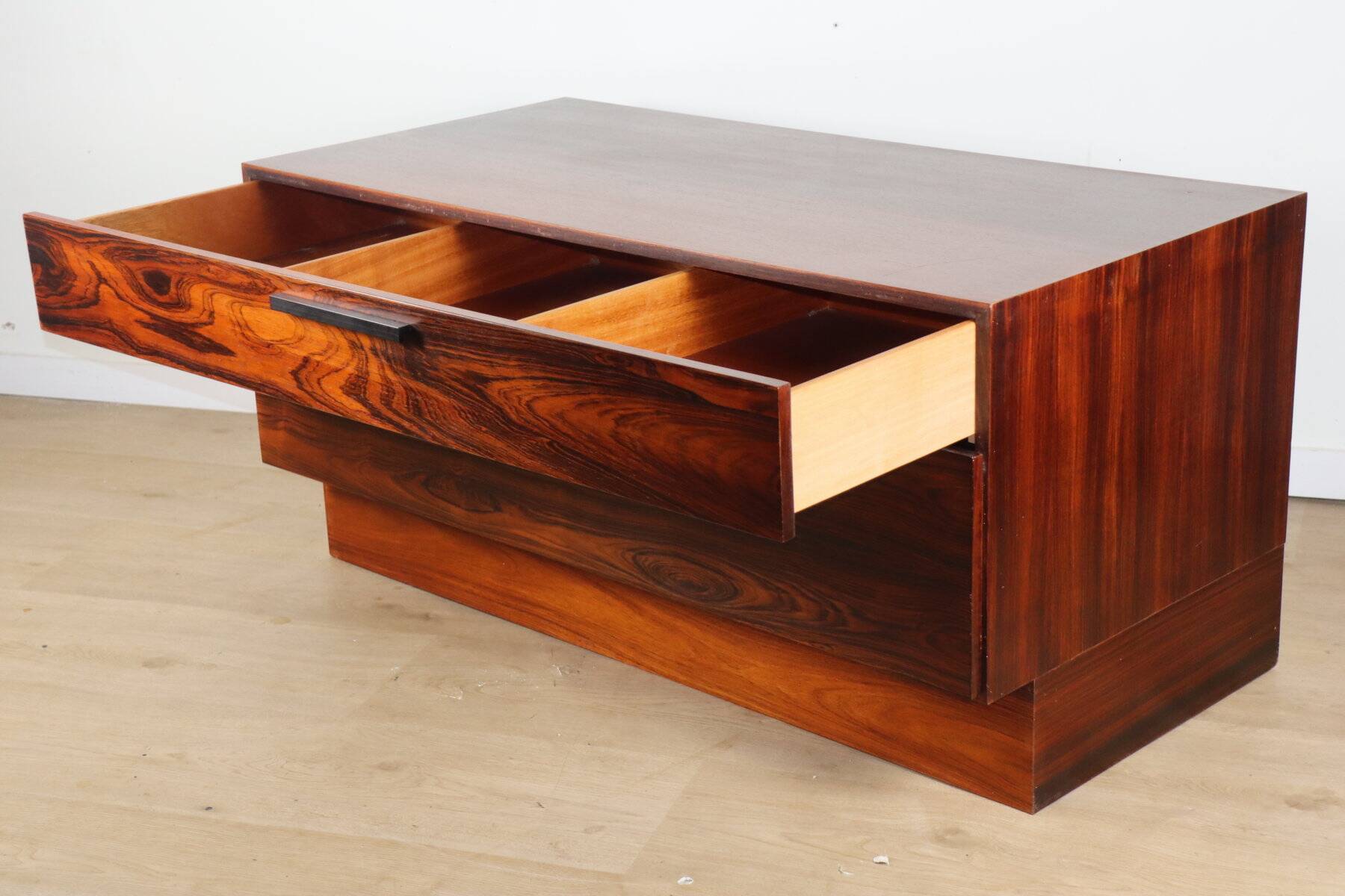 Low Scandinavian sideboard in rosewood – Ib Kofod Larsen – Denmark 1960