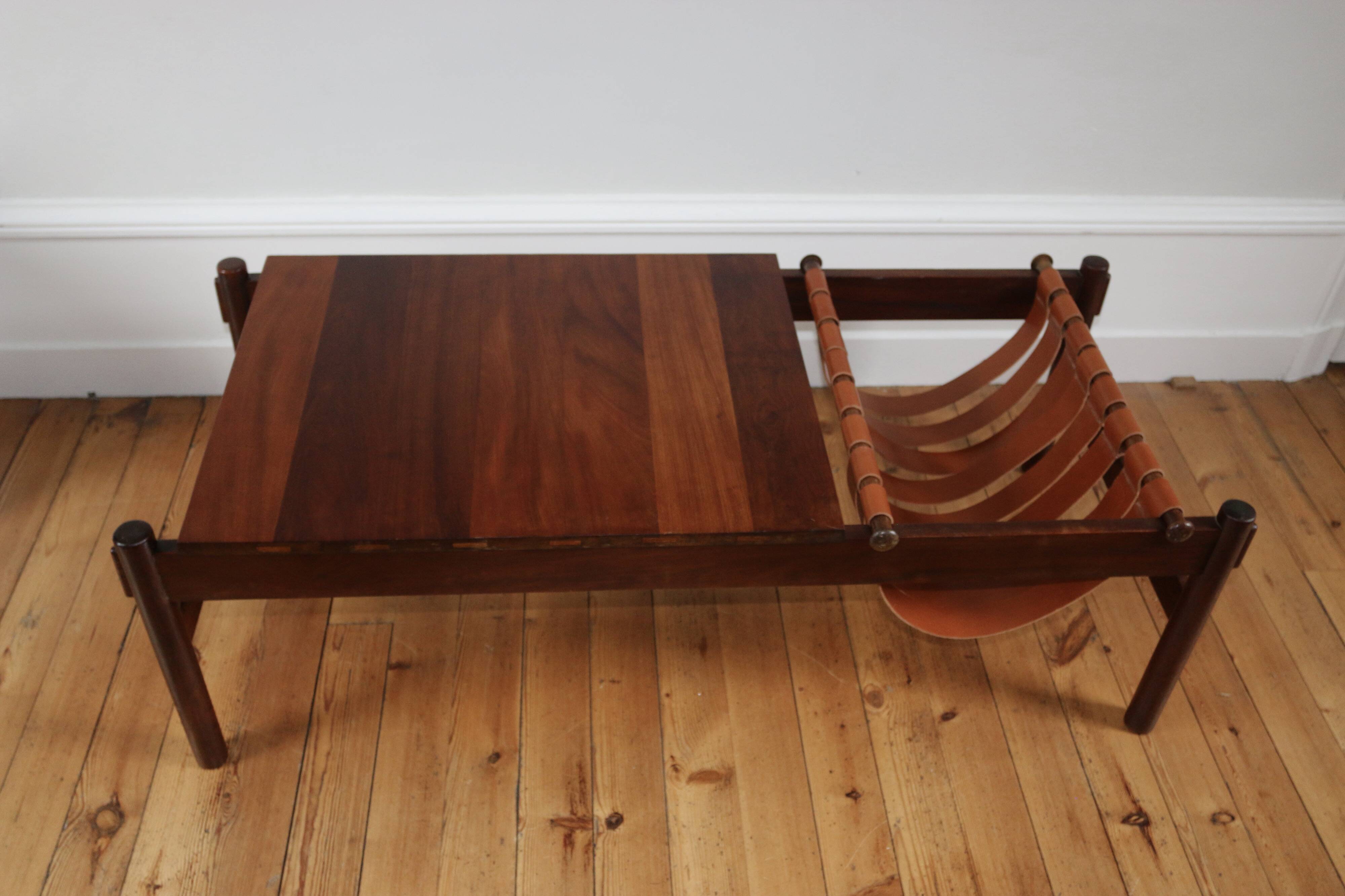 Table basse vintage palissandre et cuir Dujo Cuba 1970