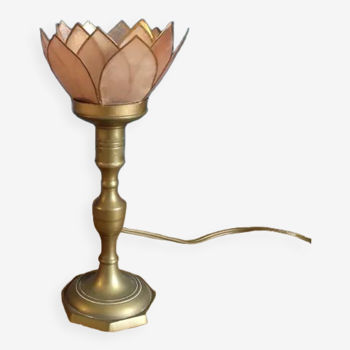 Lampe chevet fleur lotus nacre rose poudré base laiton dp 0123246