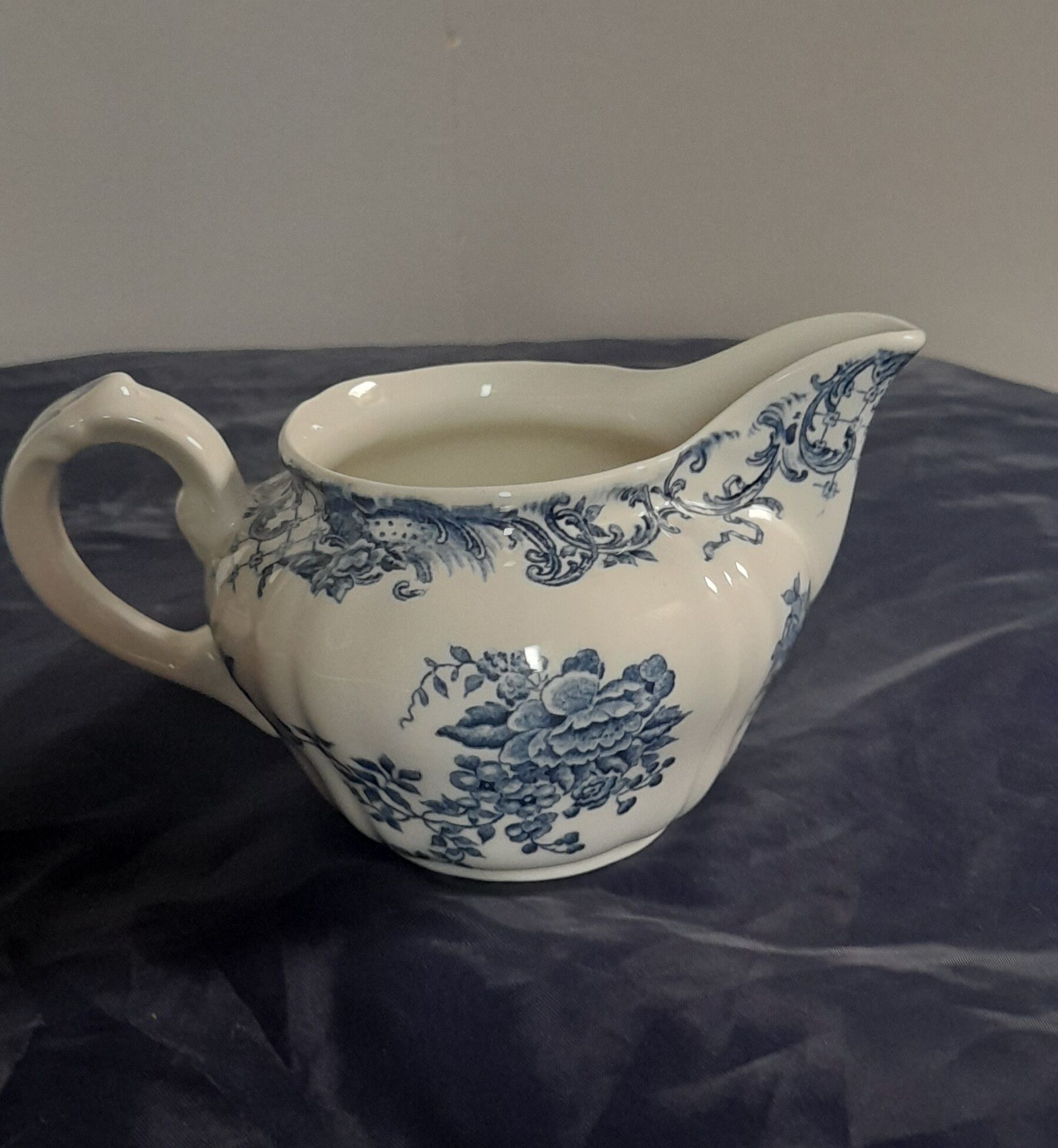 Coffee cup & milk pot, Valéria model by Villeroy & Boch