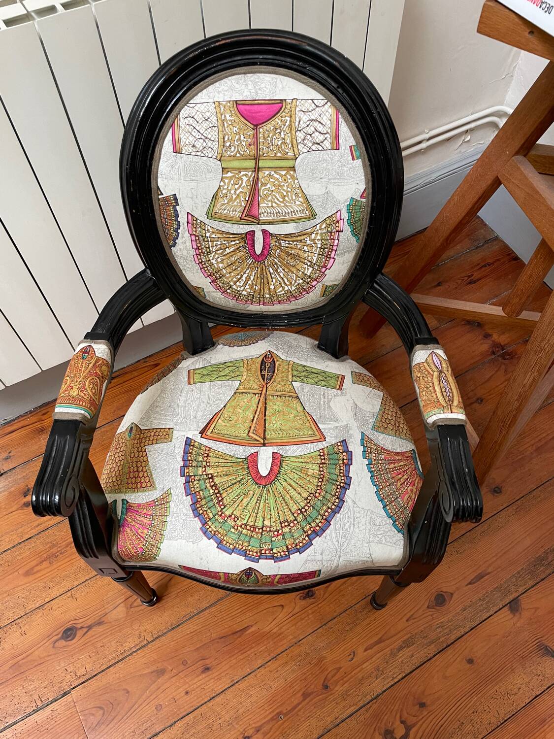 Fauteuil recouverte tissus PIERRE FREY