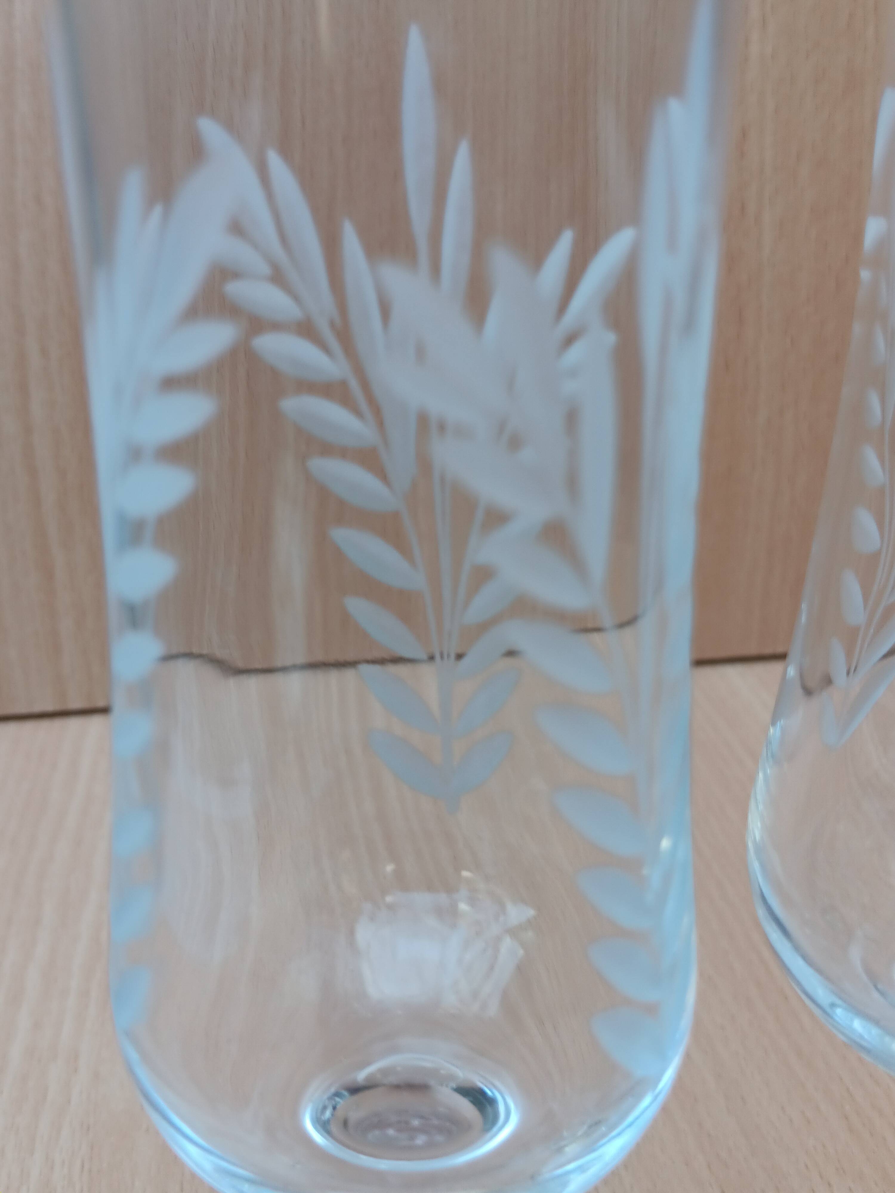 Hand-engraved champagne flutes