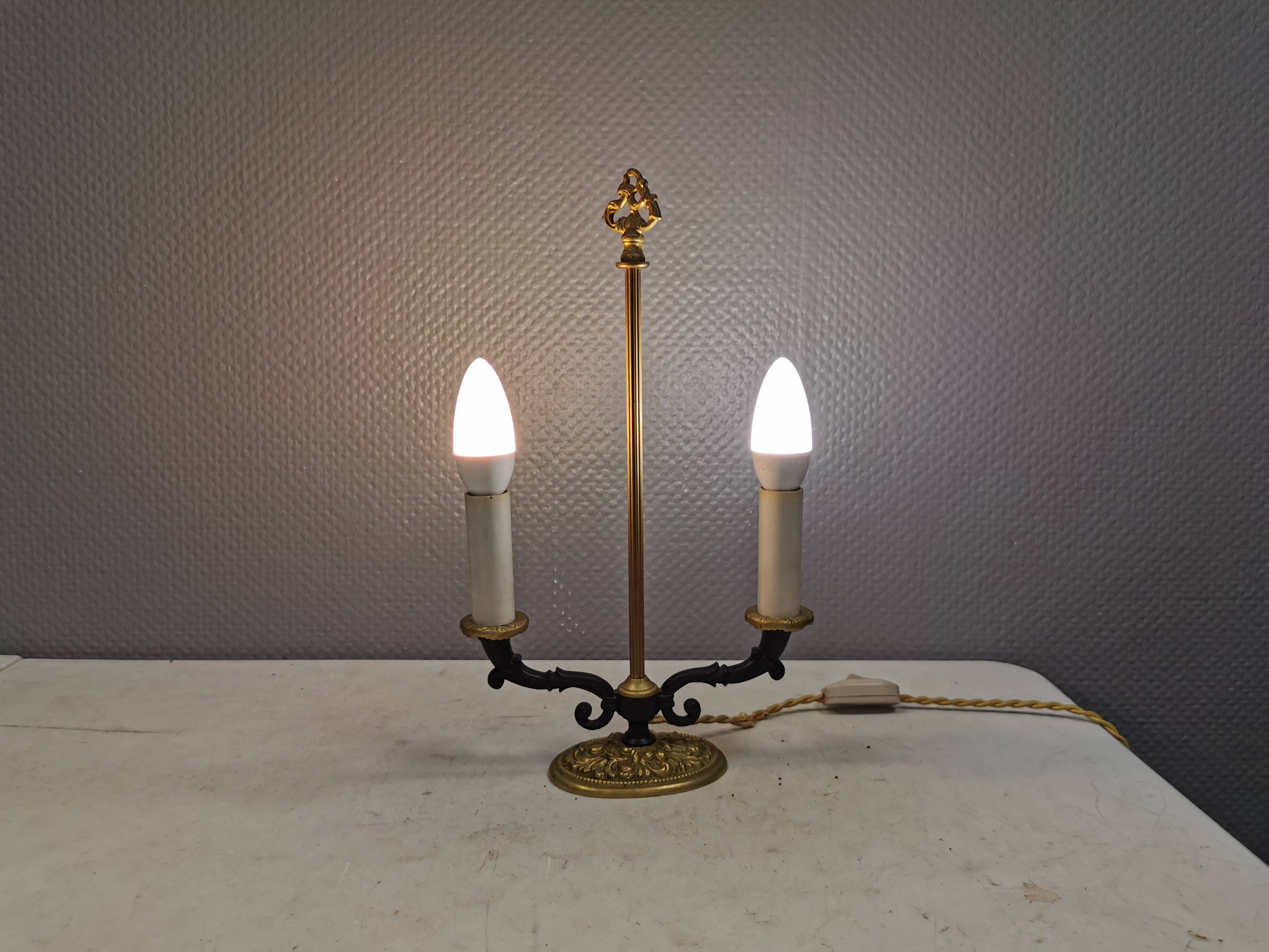 Very old Danish table lamp in brass and metal. 1930-1950s