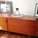 Glass saucer suspension on wire structure