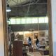 Miroir de cheminée - bois vernis et stuc doré à décor de palmettes