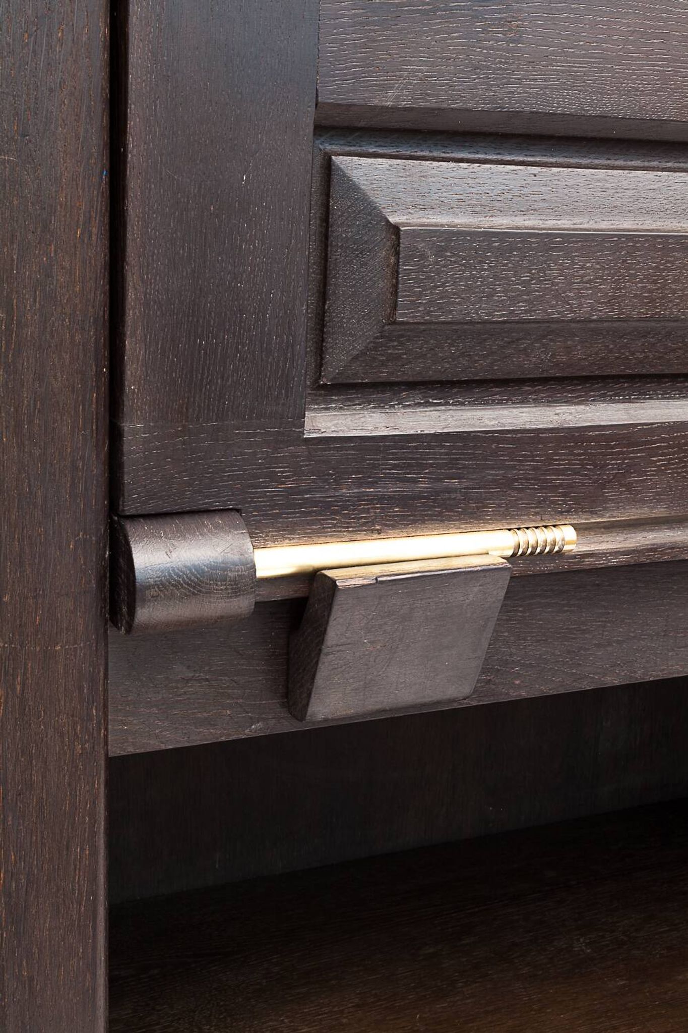 Armoire vitrée Guillerme et Chambron