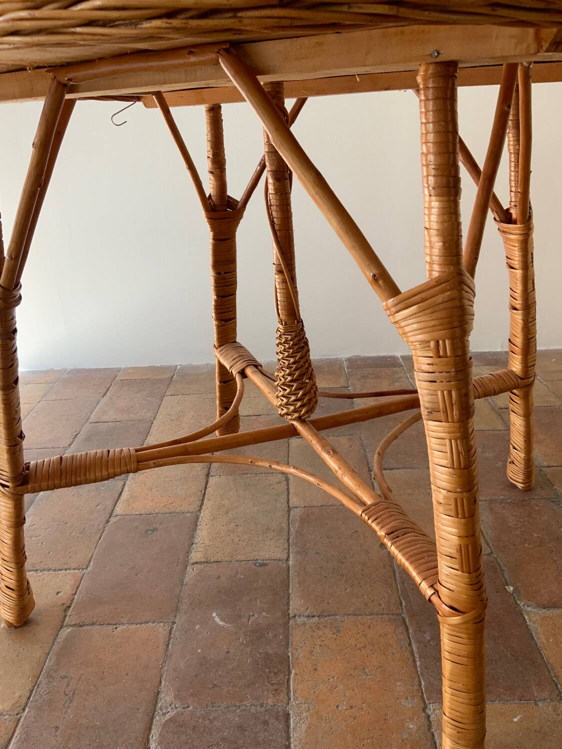 Round wicker table