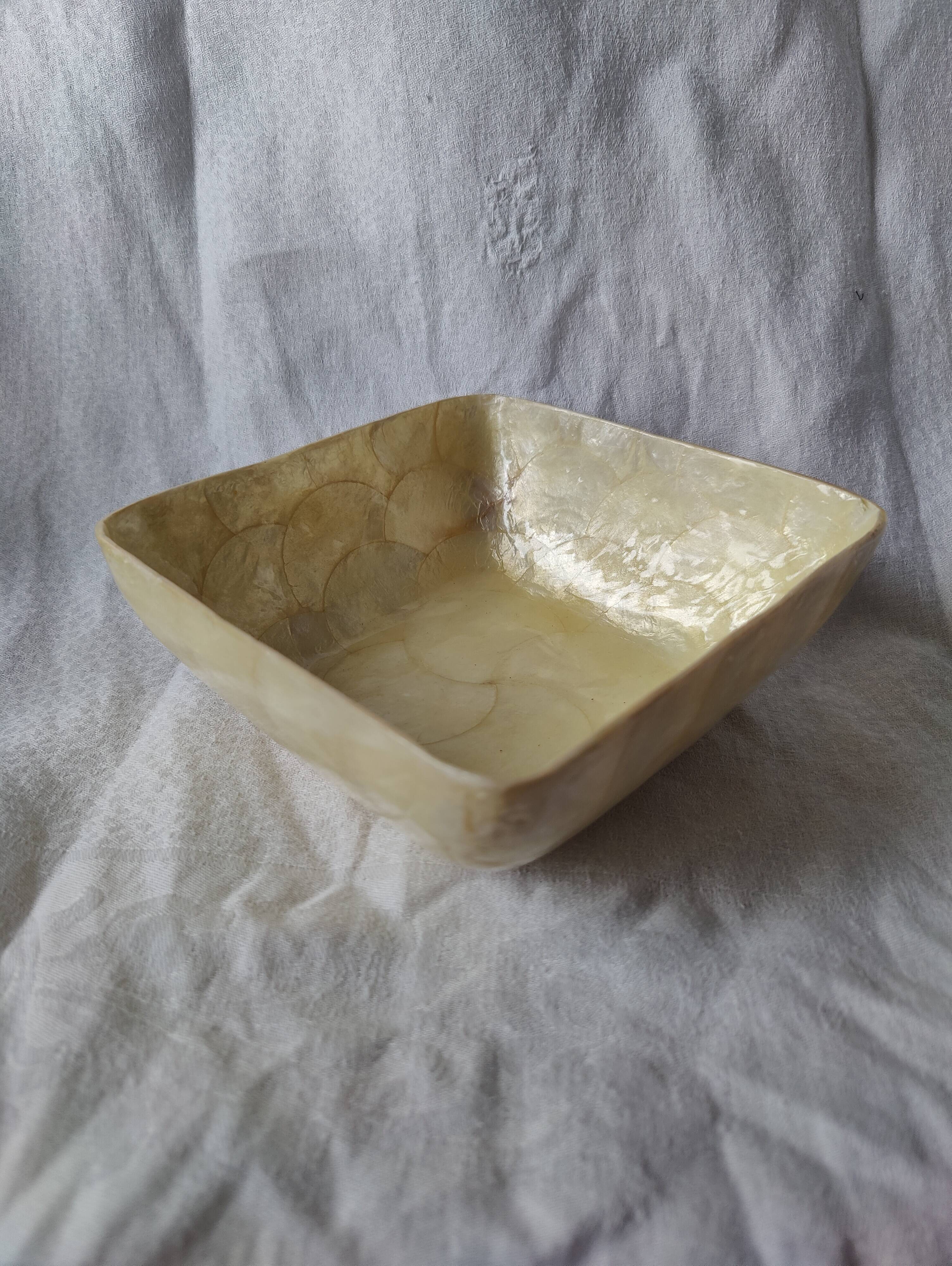 Cup or pocket in mother-of-pearl and resin, 1970s