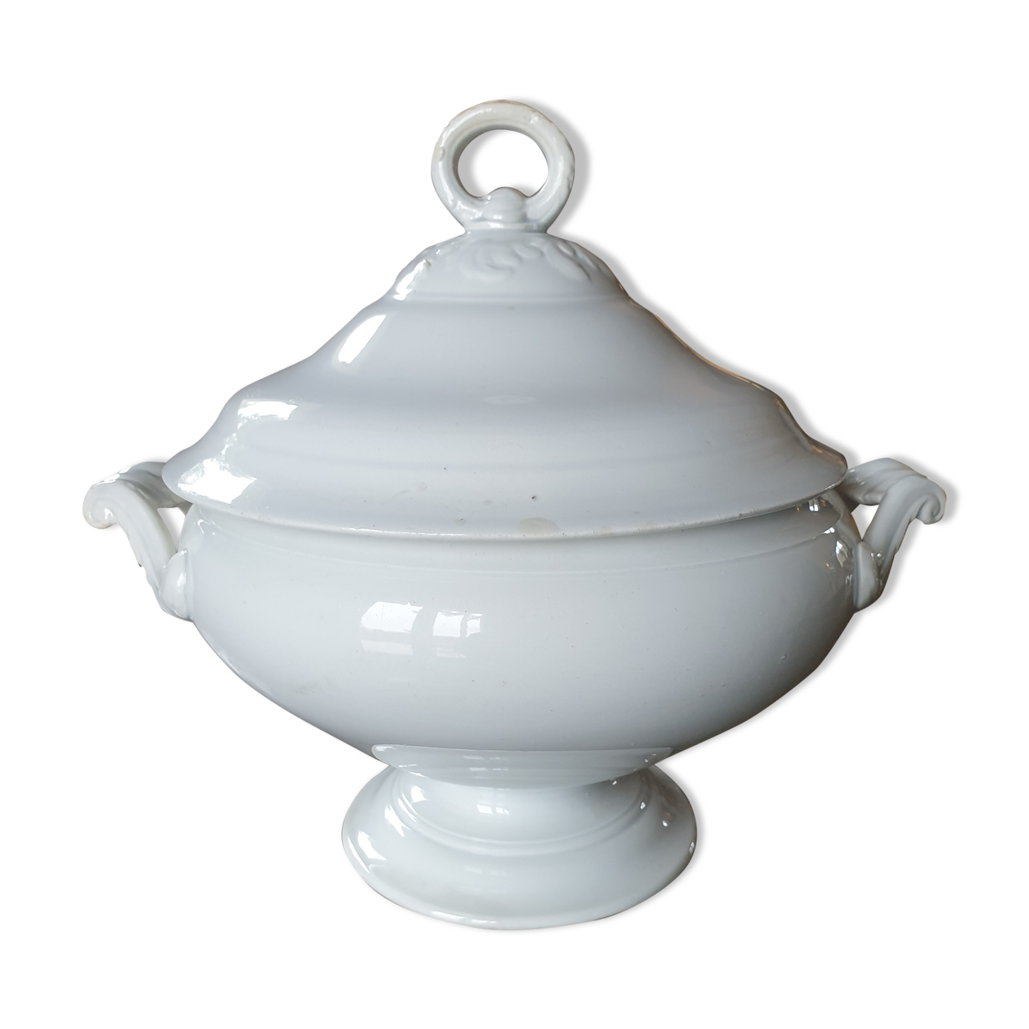 White tureen
