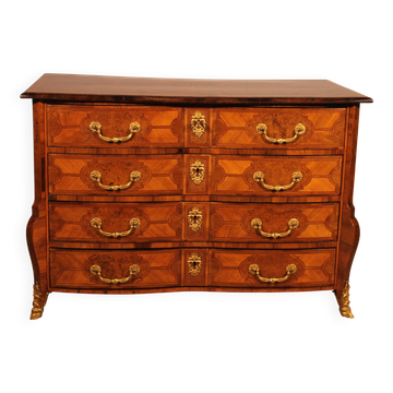 Mazarine chest of drawers from the early 18th century