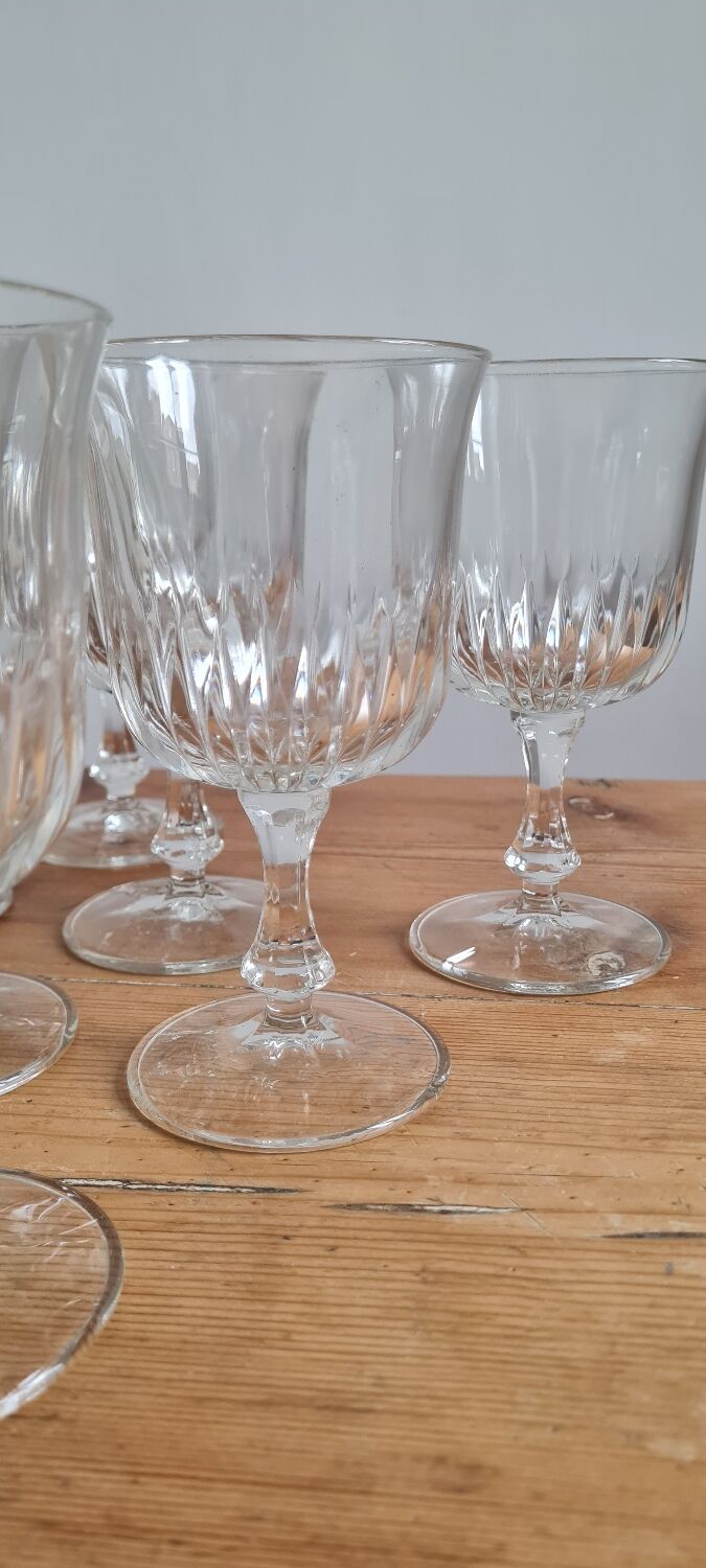 Service de 11 verres à eau en verre ciselé