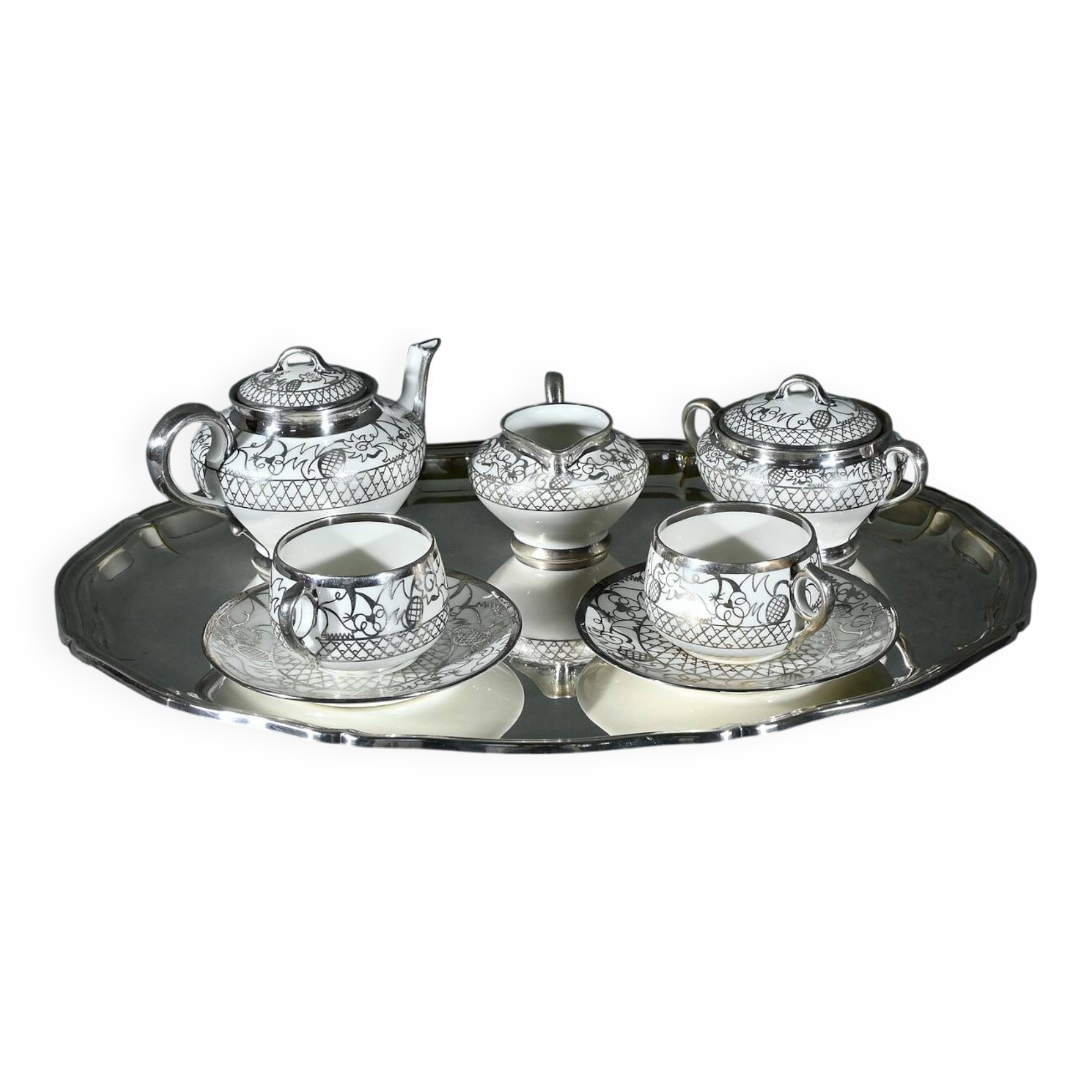 Limoges Porcelain Tea Set, “Saint Graal” Model – Early 20th Century