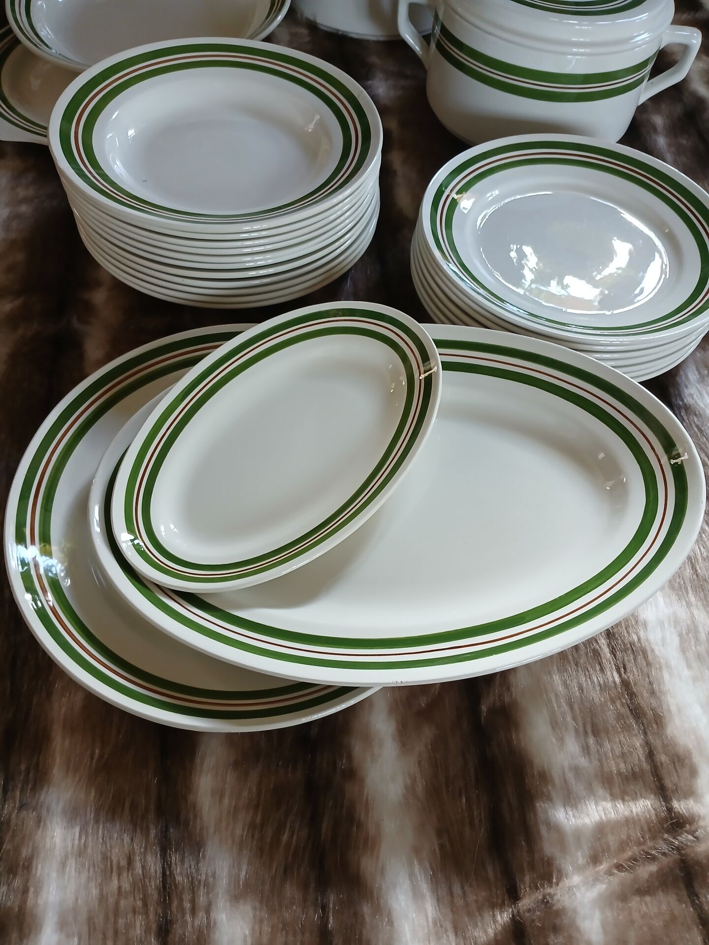 2 old dishes Moulin des Loups