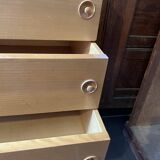Display in ash and lacquered metal