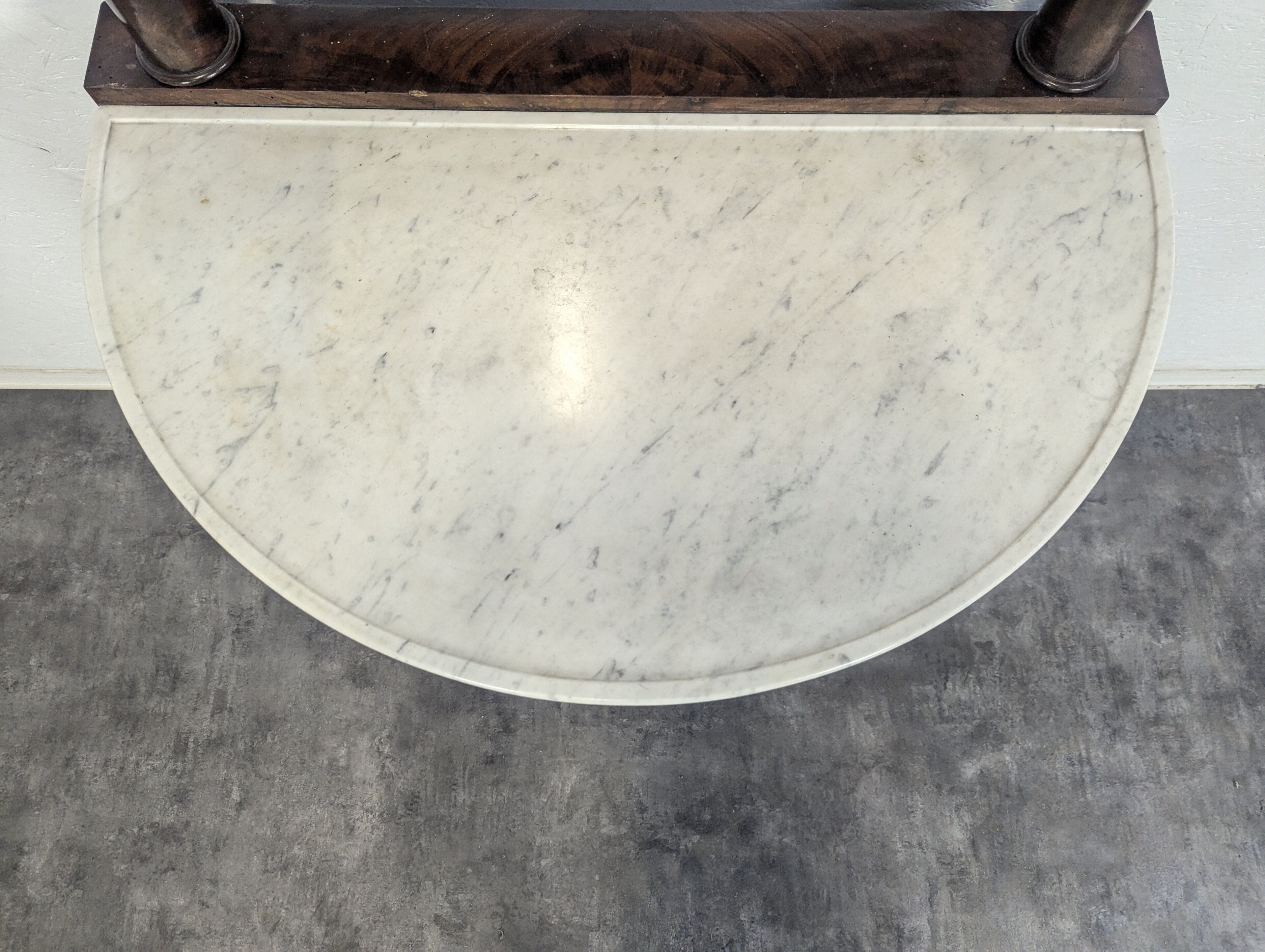 Rare coiffeuse demi à fond de glace époque Empire