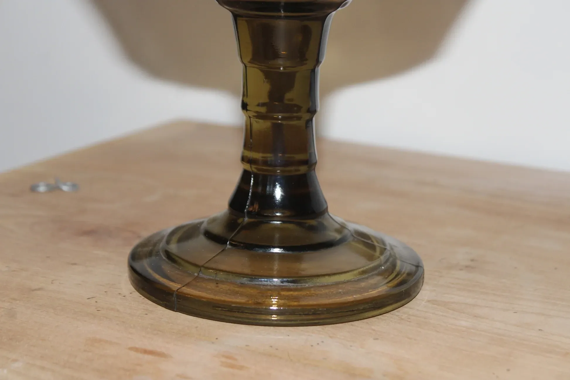 Vintage smoked glass footed bowl – Scalloped edge compote – Ø 23 cm