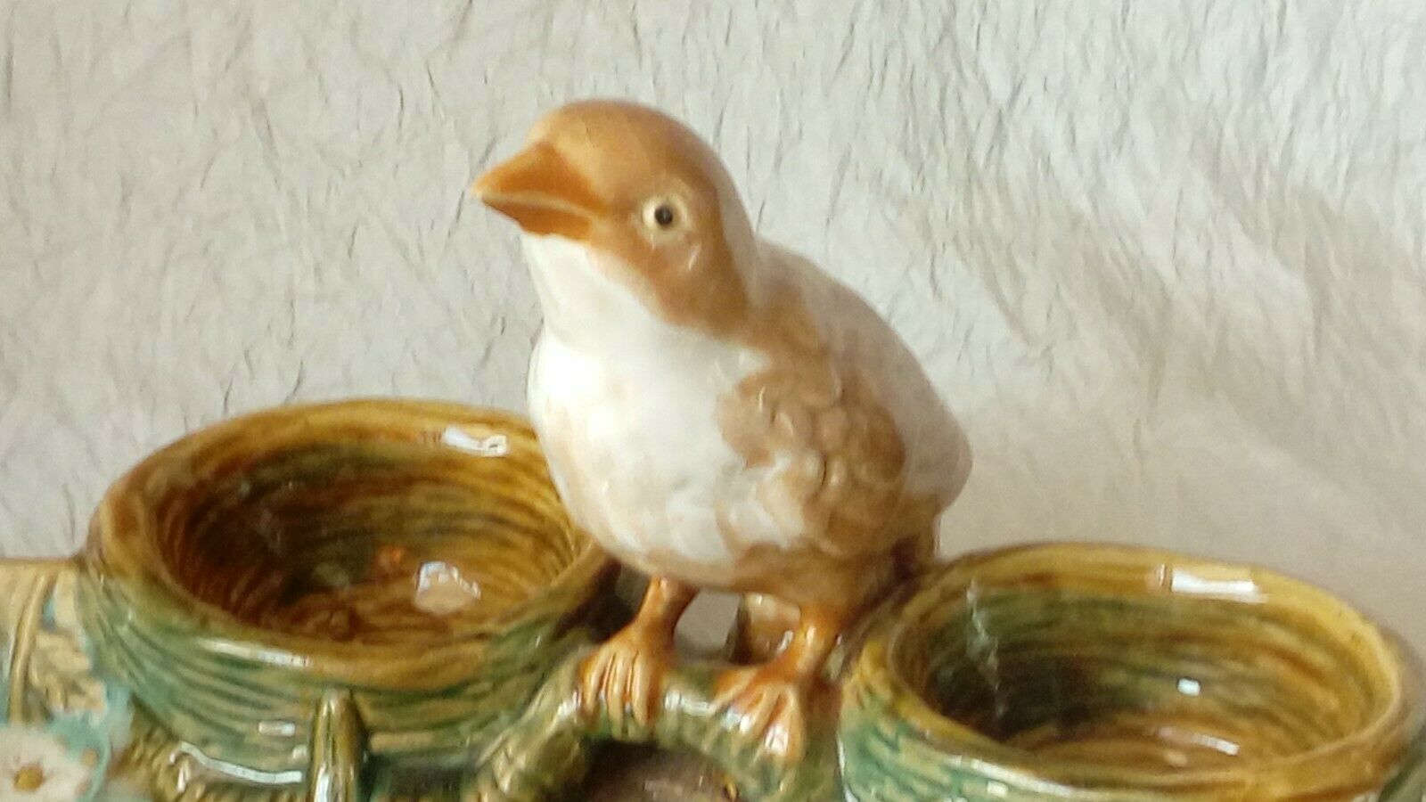 Empty ceramic pocket slurry nest birds