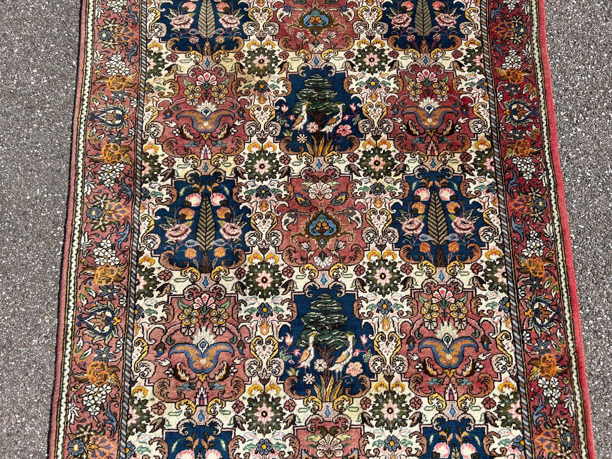 oriental rug with bird decoration 150/205cm