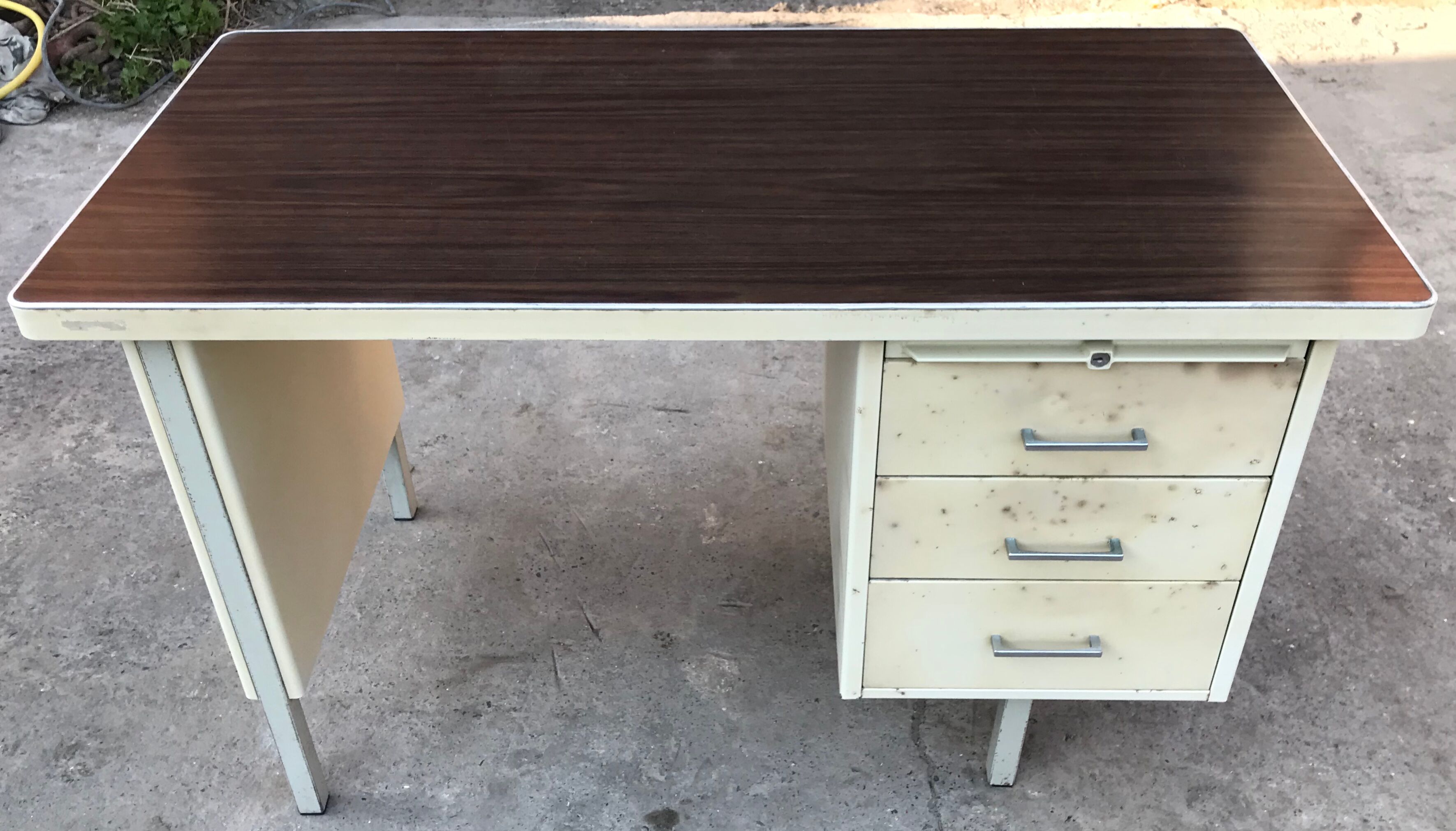 SRAFOR Industrial Office