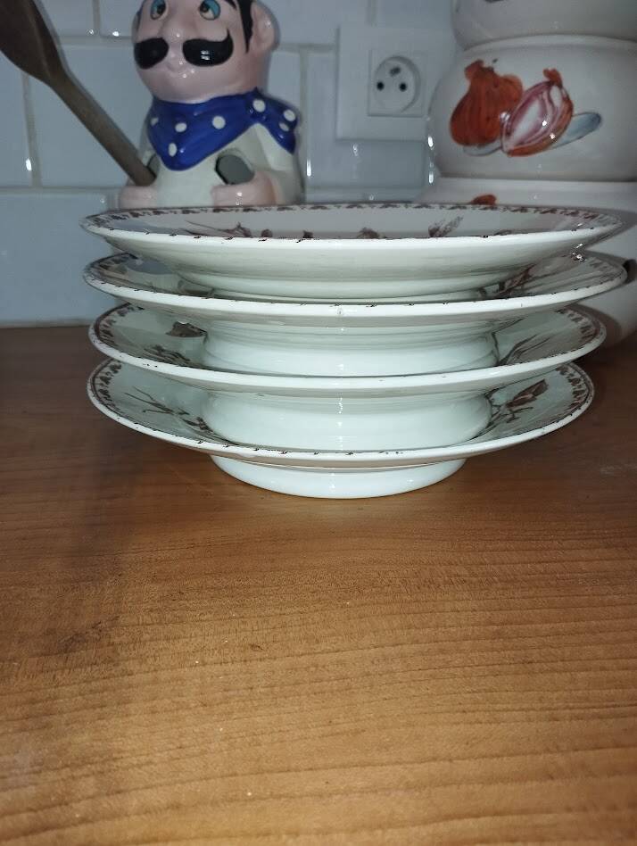 Tiered plates and compote dish
