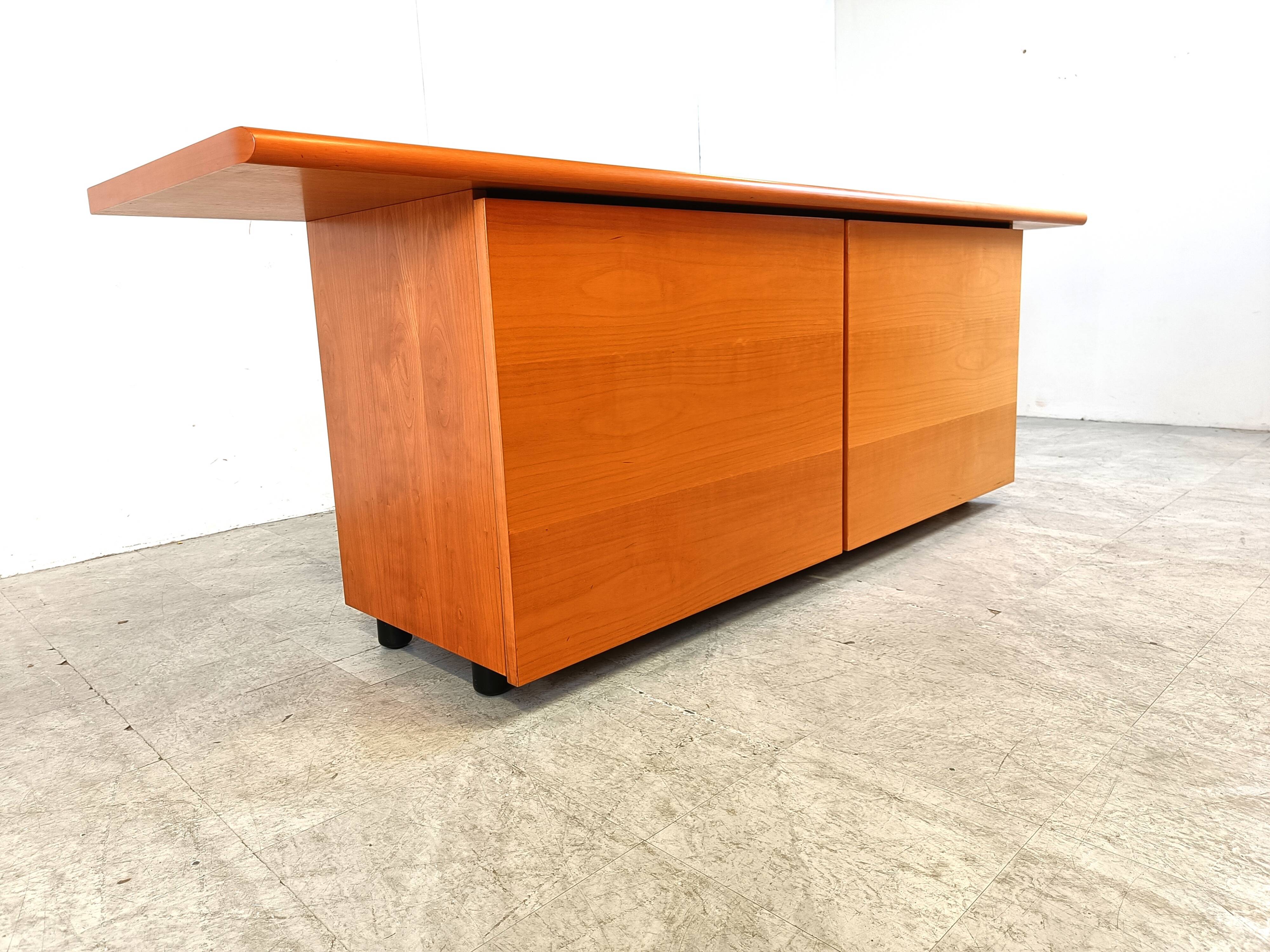 Buffet italien en bois à portes coulissantes, années 1990