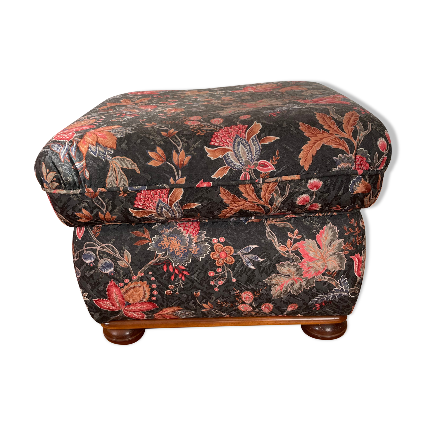 Pouf or piece of vintage sofa