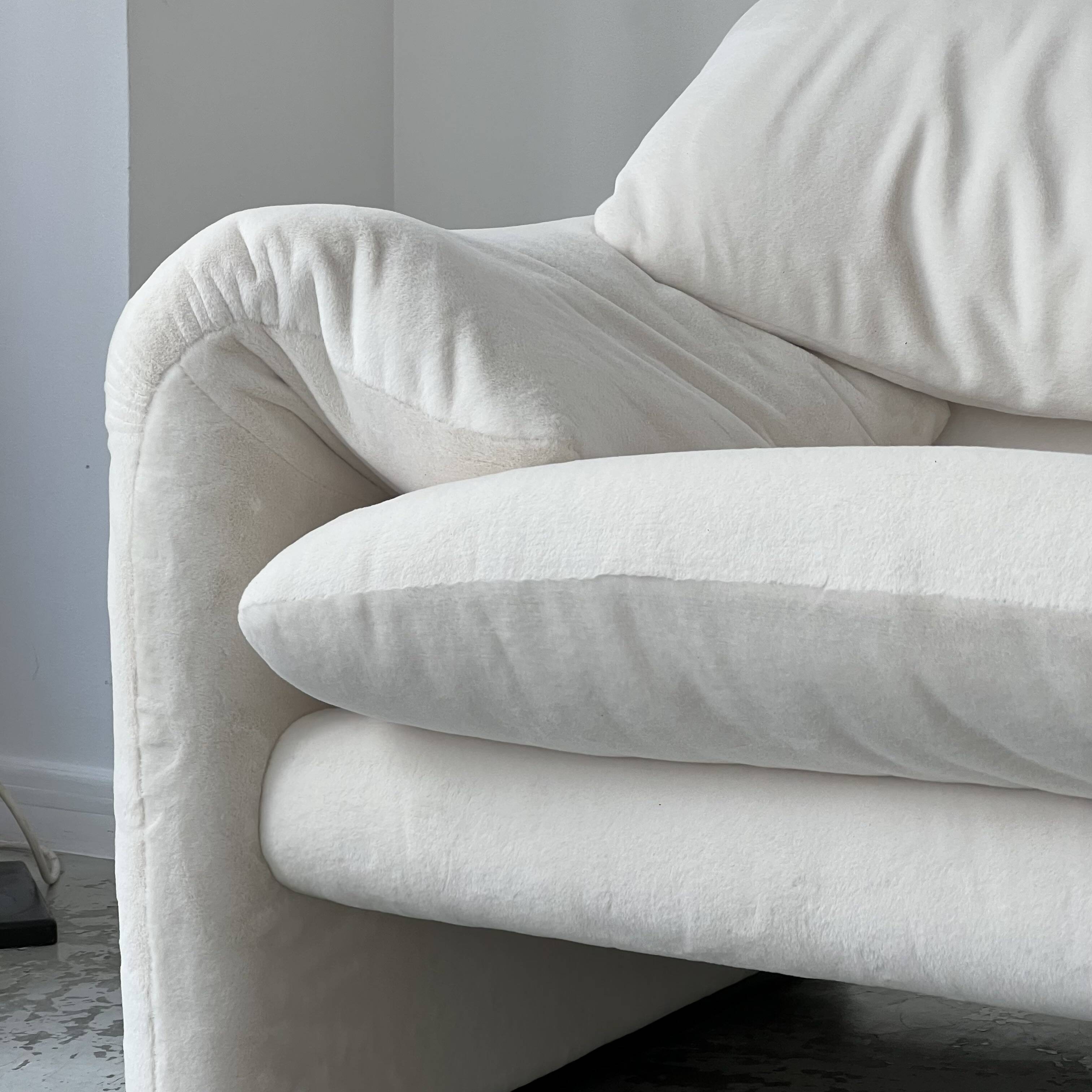 Maralunga 3-seater sofa by Vico Magistretti for Cassina Italy 1973