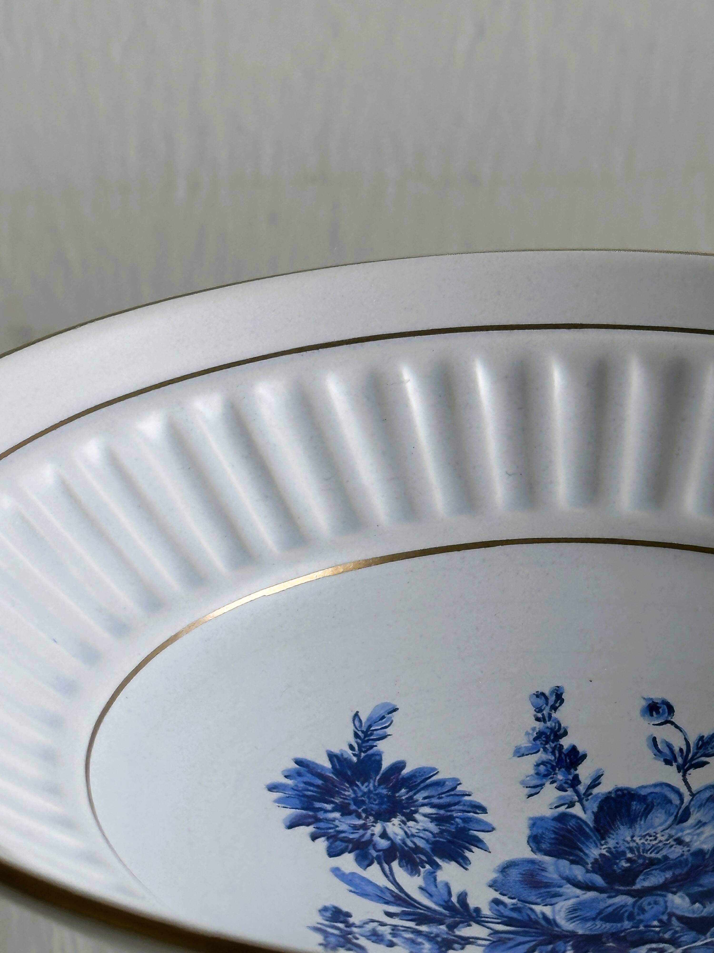 Footed bowl, earthenware compote dish, Flora Plateel Gouda Holland