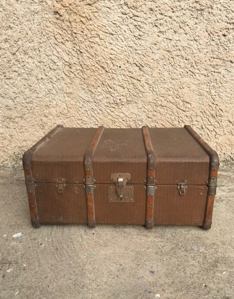 Old trunk stamped Nouvelles Galeries Lavaur