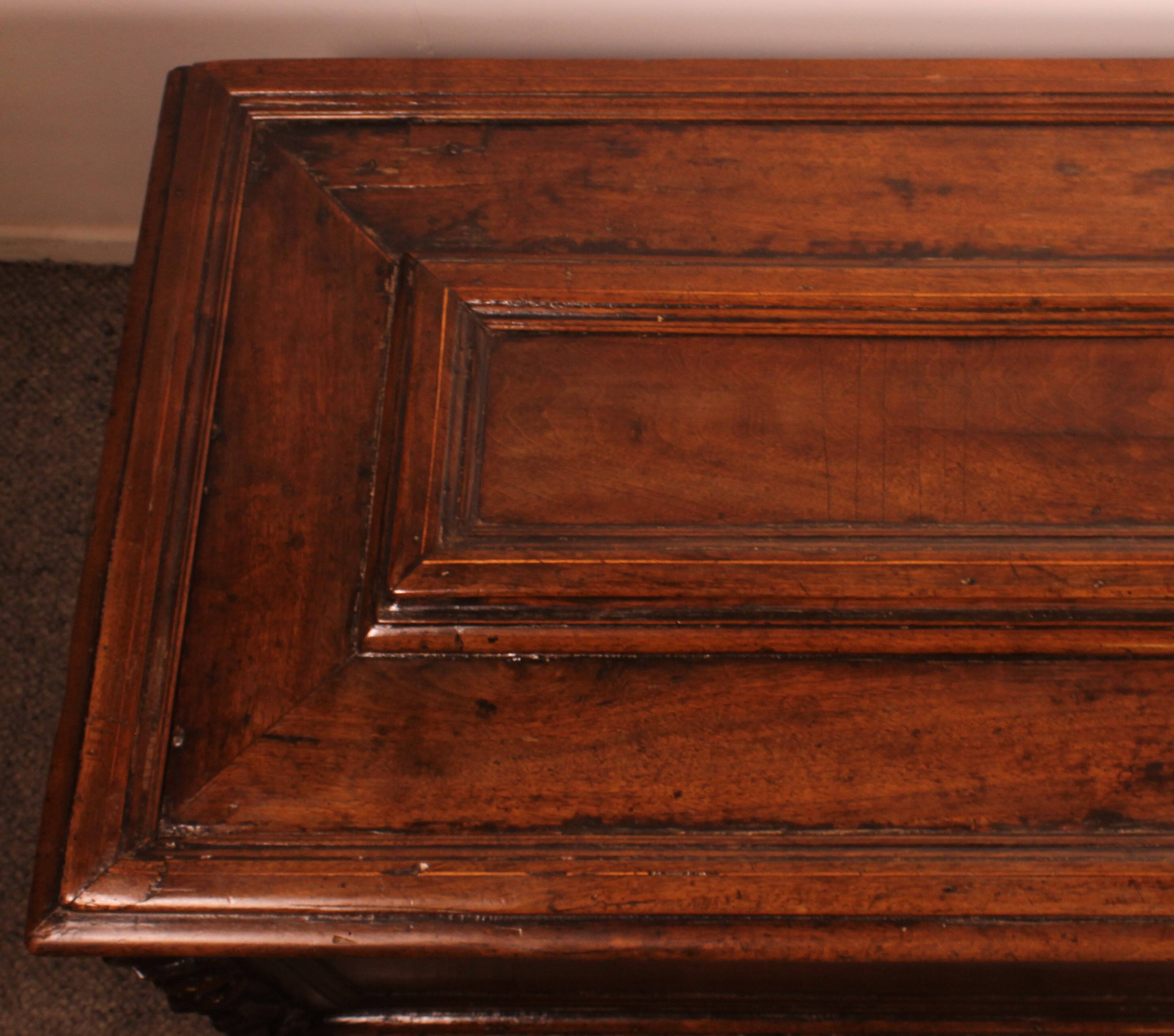 Italian Renaissance Cassone or Wedding Chest in Walnut - 16th Century
