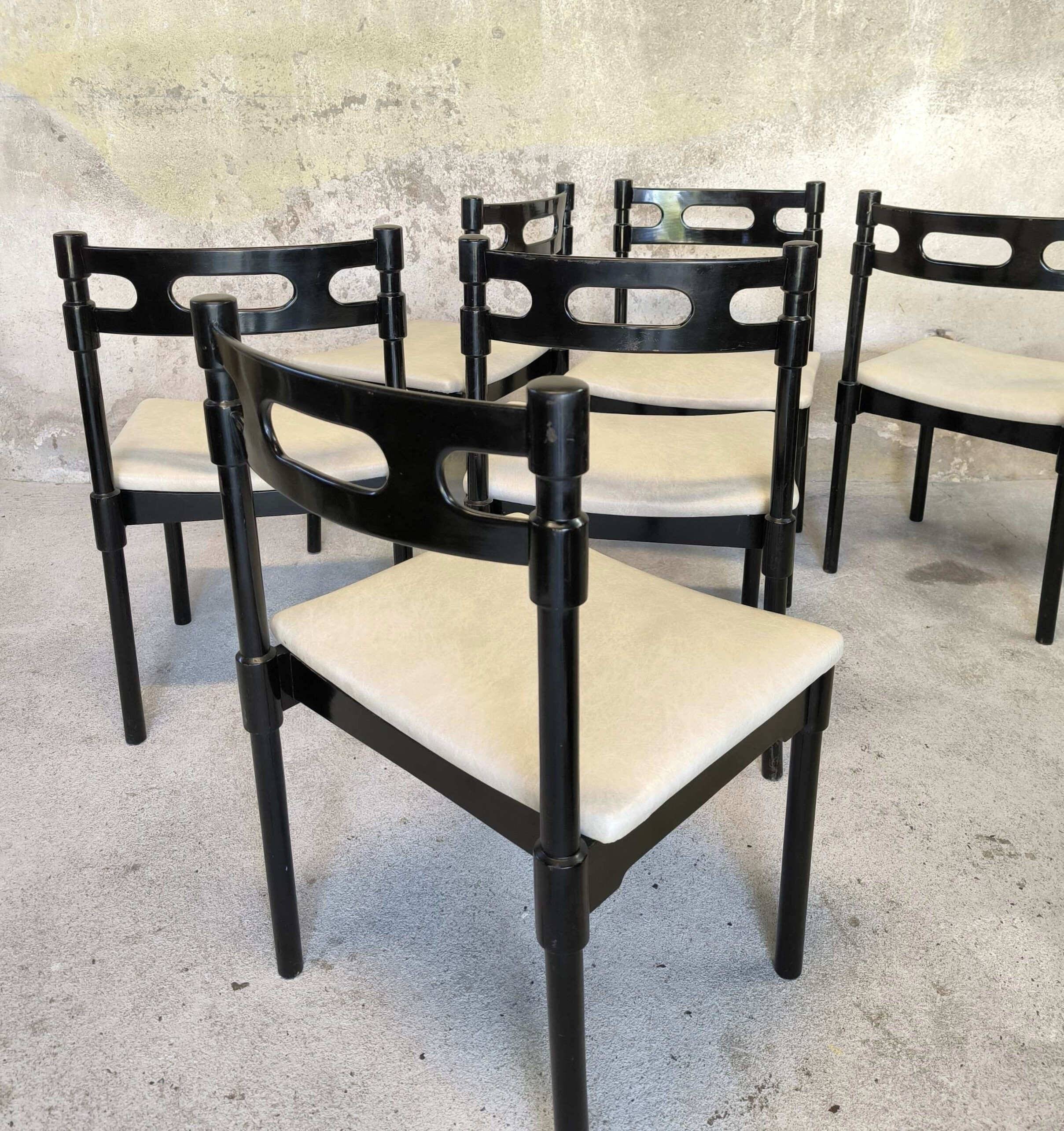 6 black lacquered wooden chairs