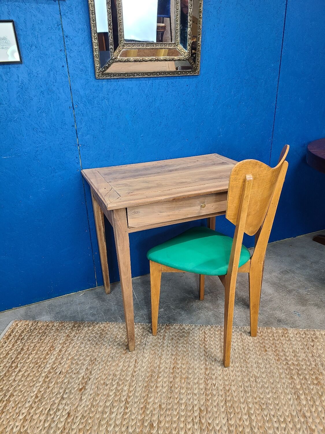 Side truss table