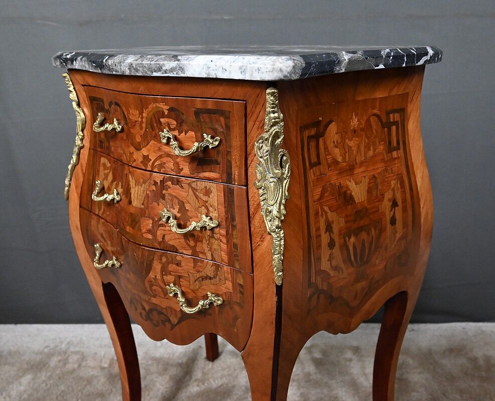Petit meuble de salon en marqueterie, style Louis XV – Milieu XXe