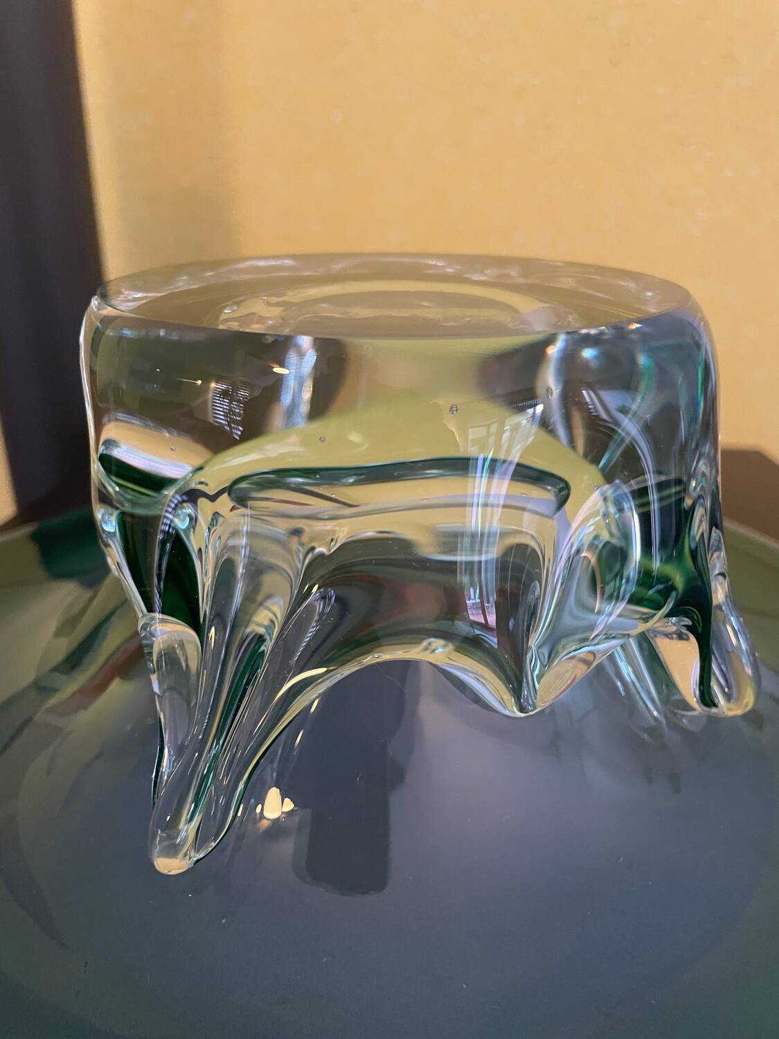 Glass fruit bowl