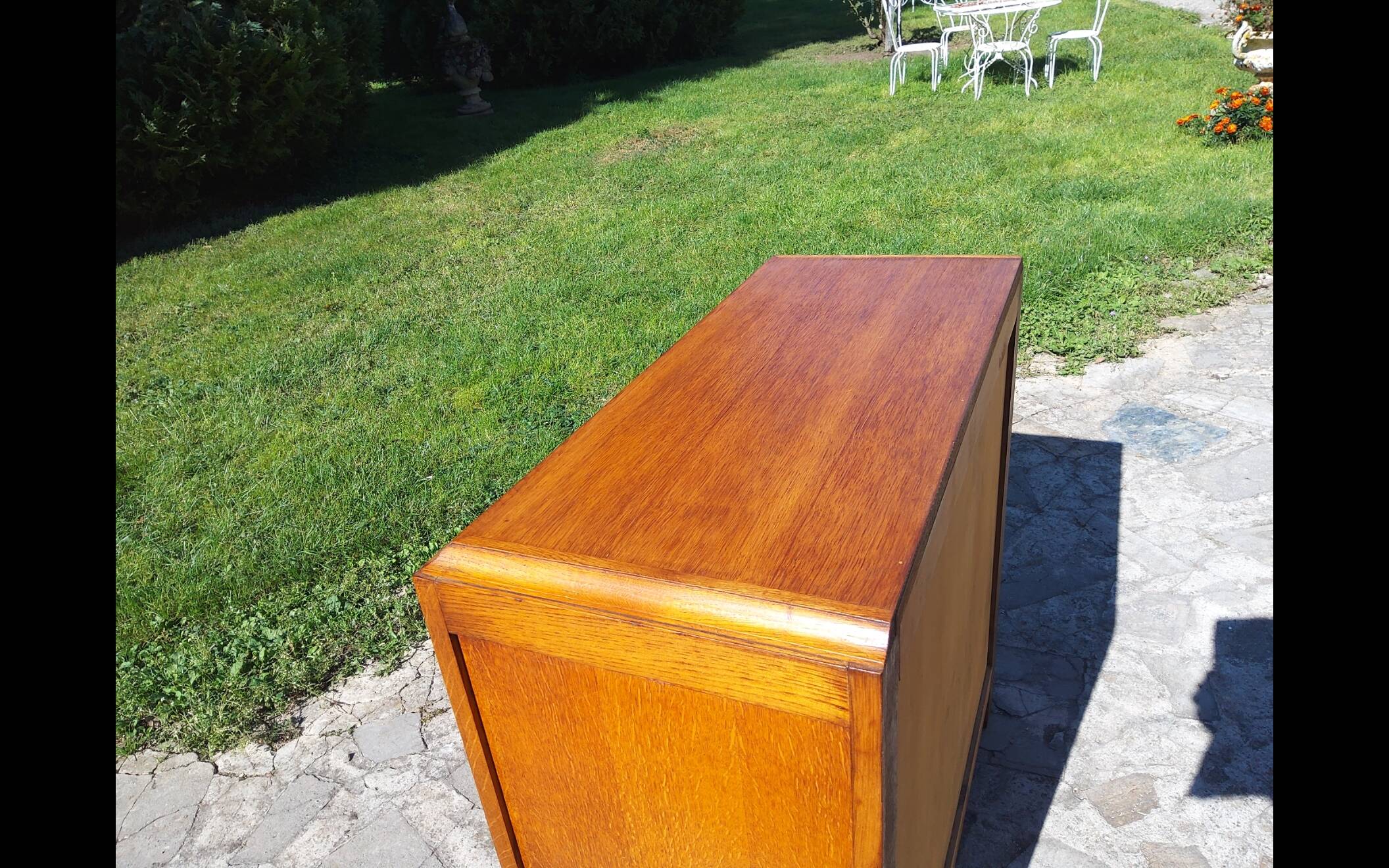 Compass leg chest of drawers