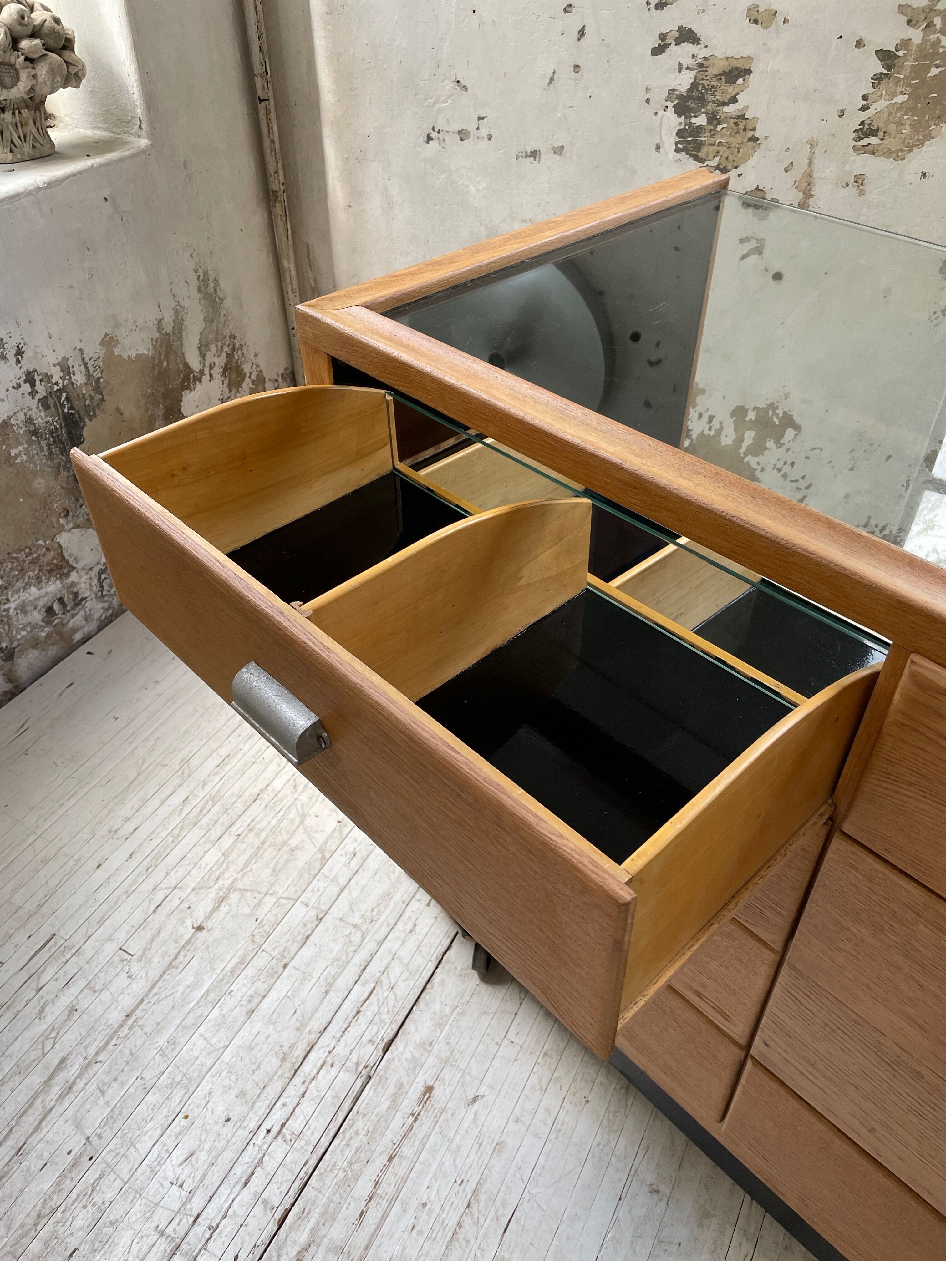 Glass trading post 50s