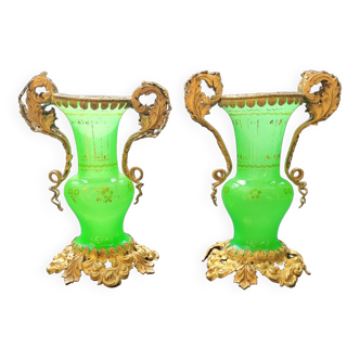 Paires de petits vase en opaline verte ( uranium/ouraline) Napoléon III