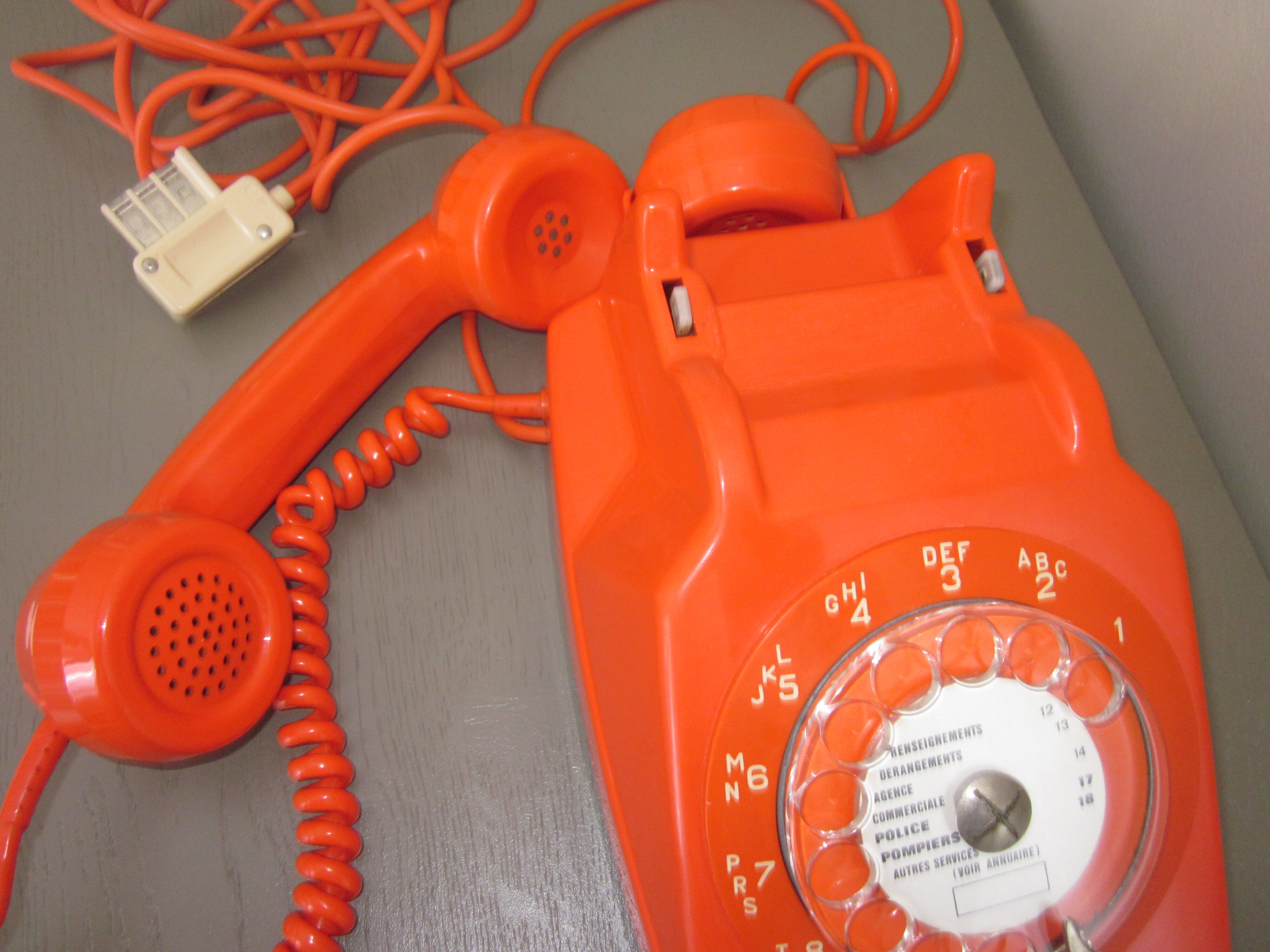 Phone orange 70s