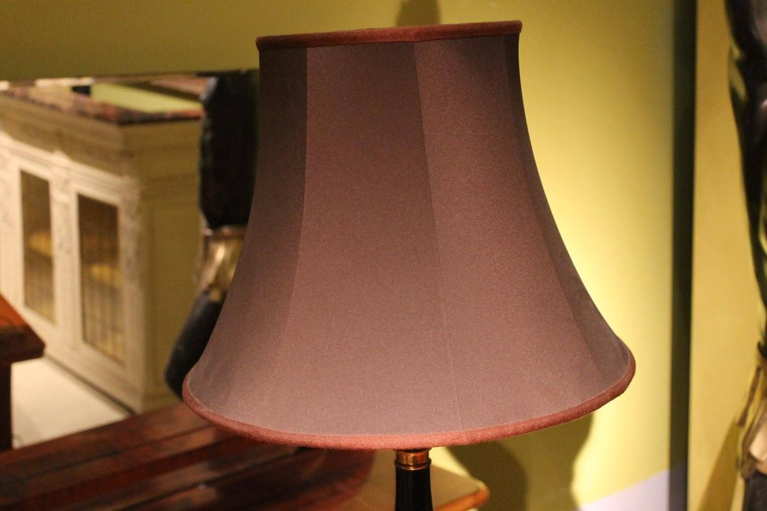 20th Century French Black Enamel Tole and Gilt Bronze Table Lamps with Silk Shade, Set of 2