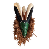 Masque tribal ancien en bois et fibre raphia
