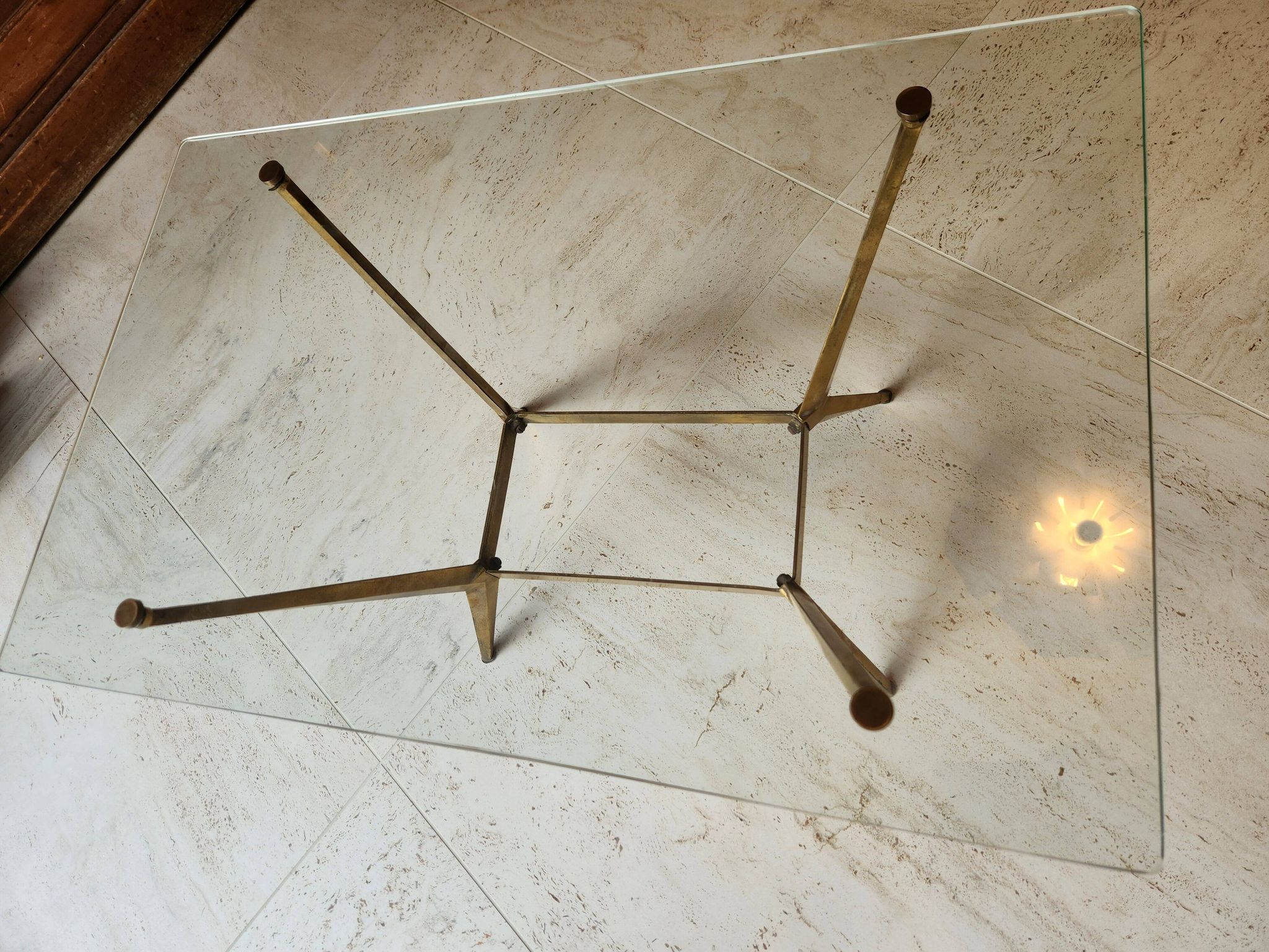 Table basse vintage (années 50) plateau en verre - pieds en bronze