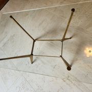 Table basse vintage (années 50) plateau en verre - pieds en bronze
