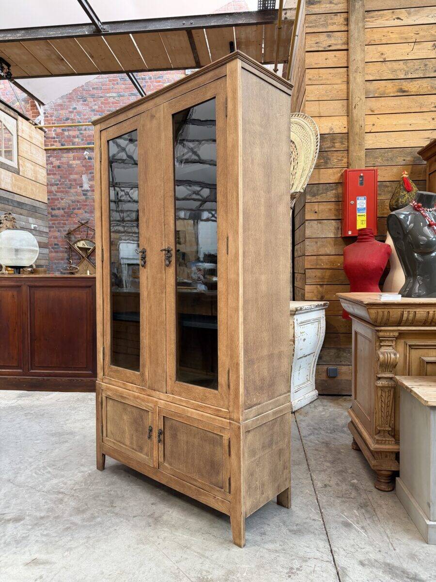 Vitrine en chêne début XXème