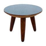 Pedestal carries tripod plant