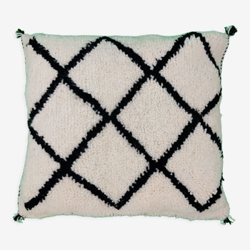 Berber wool cushion black and white