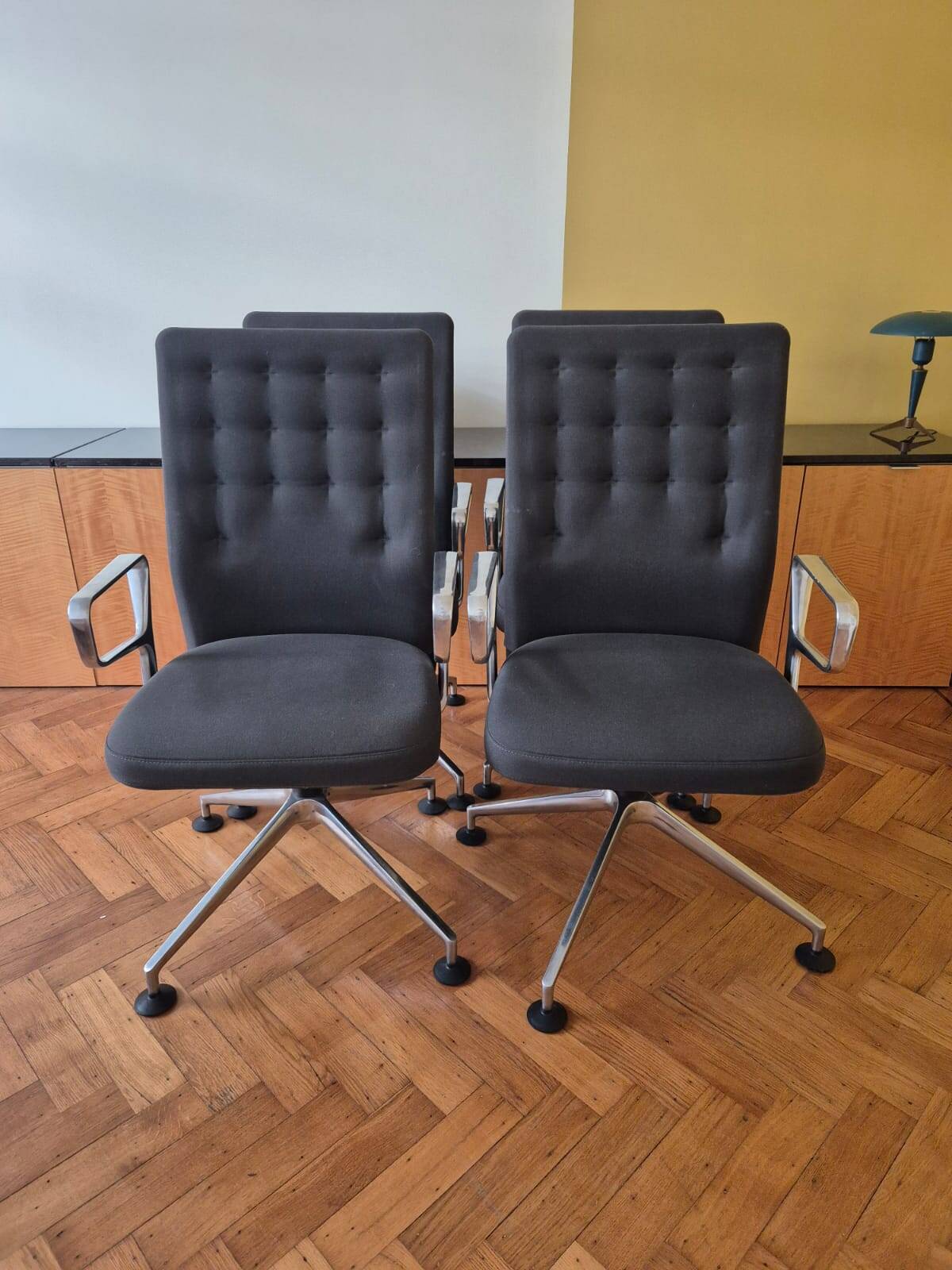 4 Vitra ID Trim chairs by Antonio Citterio